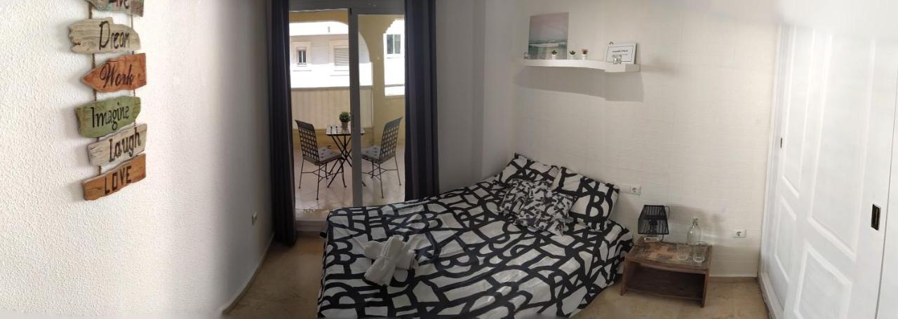 Bonita Y Moderna Habitacion A 300M De La Playa Apartman Benalmádena Kültér fotó